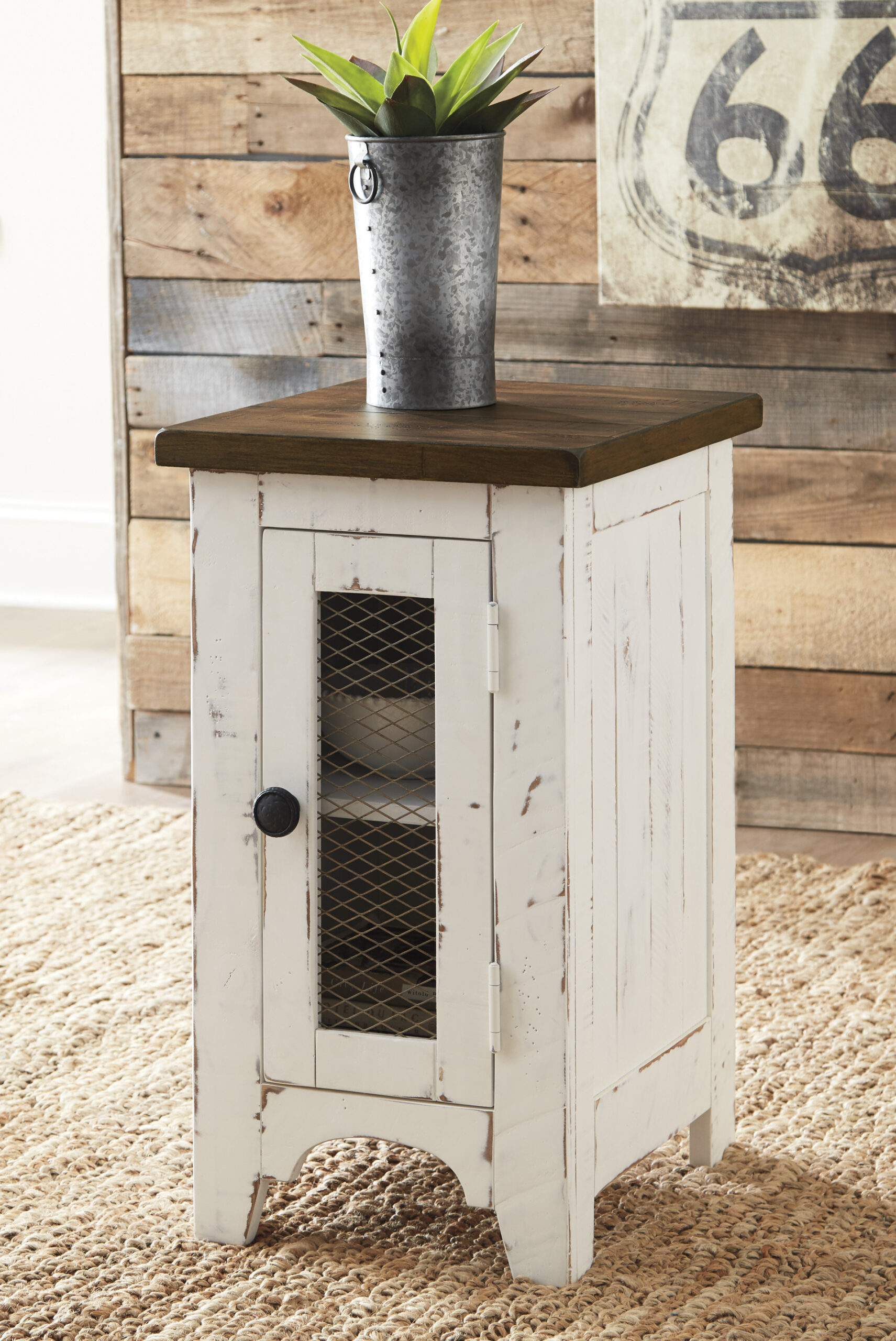 Dodd's Furniture & Mattress 12 Wystfield Chairside End Table